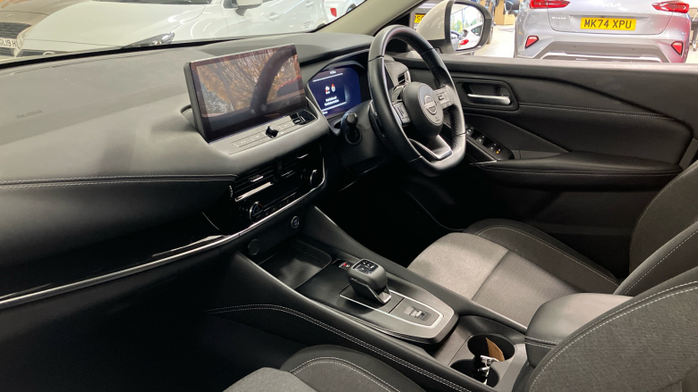 Nissan Qashqai 1.3 DiG-T MH 158 N-Connecta 5dr Xtronic Petrol Hatchback